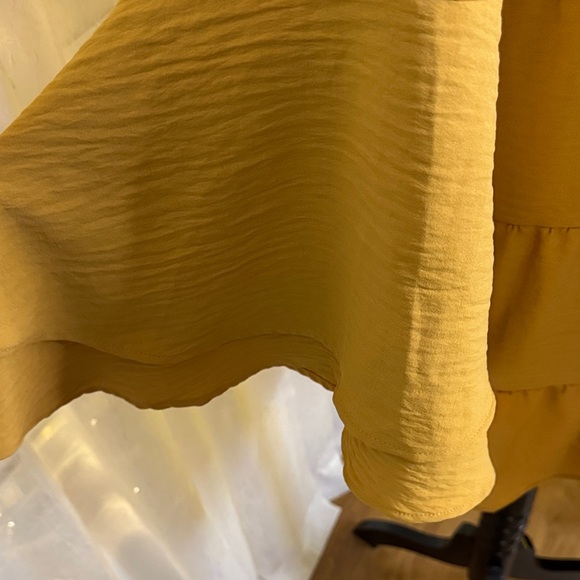 Zenana Outfitters Golden Flowy Tunic - Picture 6 of 7